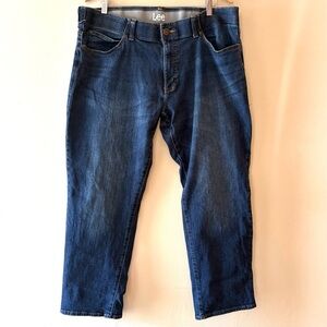 Lee Indigo Relaxed, Straight, Jeans,
Fence Sz. 38 waist, 27 inseam.